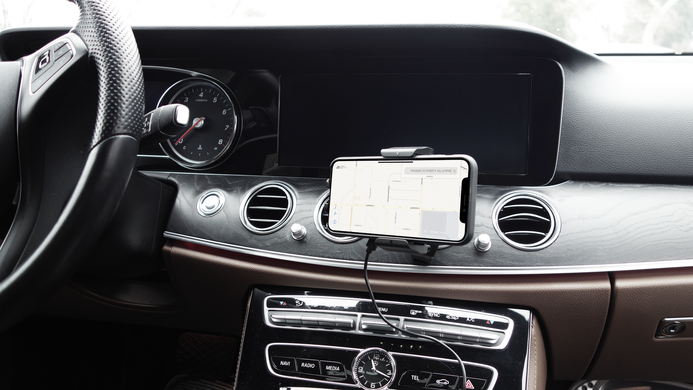 Авто держатель Macally с беспроводной зарядкой (10 W) универсальный для смартфонов с креплением в воздуховод (в комплекте USB car charger и USB-C кабель), черный (MVENTQI), цена | Фото