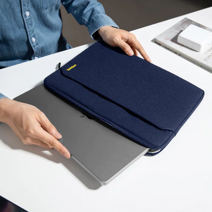 Чохол tomtoc Light-A18 Laptop Sleeve for MacBook Air 15 (2023) | Pro 16 (2019-2023) | Pro 15 (2016-2019)