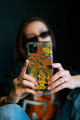 Силиконовый прозрачный чехол Oriental Case (Graffiti Orange Yellow) для iPhone 15 Pro Max