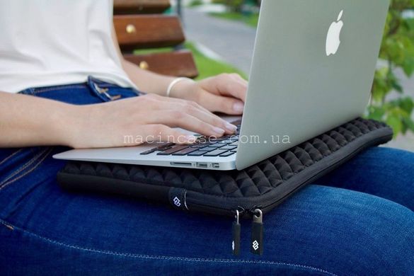 Чохол Decoded Waxed Leather Sleeve for MacBook Pro 13 (2016-2020) - Black (D8SS13WXBK), ціна | Фото