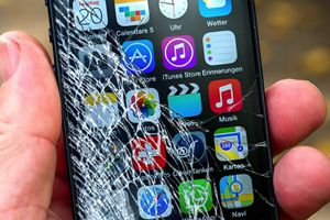 Как и чем защитить экран на iPhone?