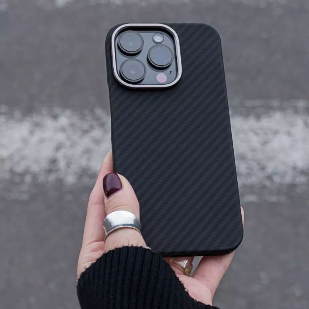 Чехол WAVE Premium Carbon Slim with MagSafe iPhone 13