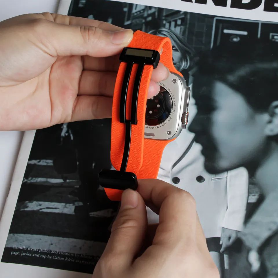 Силіконовий ремінець STR Sport Strap with Magnet Buckle для Apple Watch 49/42/44/45 mm