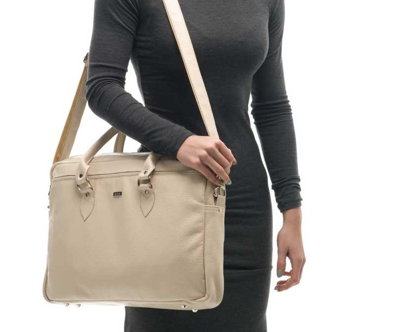 Кожаная женская сумка для ноутбука бежевая Marina